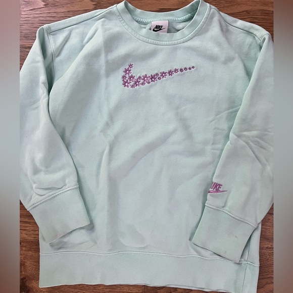 Nike Other - Nike Girls’ Floral Swoosh Crewneck Sweatshirt Medium EUC